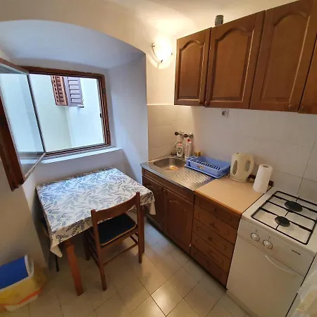 Apartment Zoric With No Air Conditioning *
